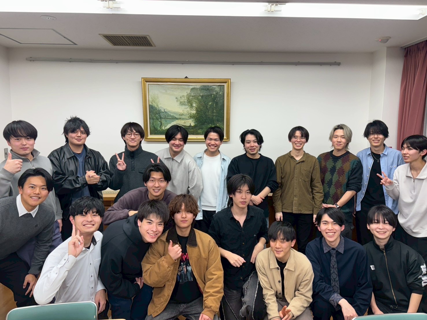 青空教室で学ぶ学生たち